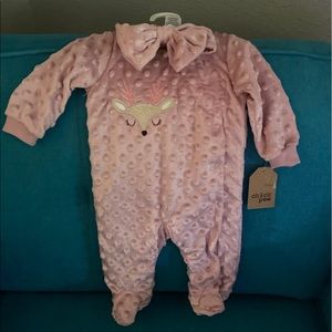 Velvet chick pea sleeper with bow